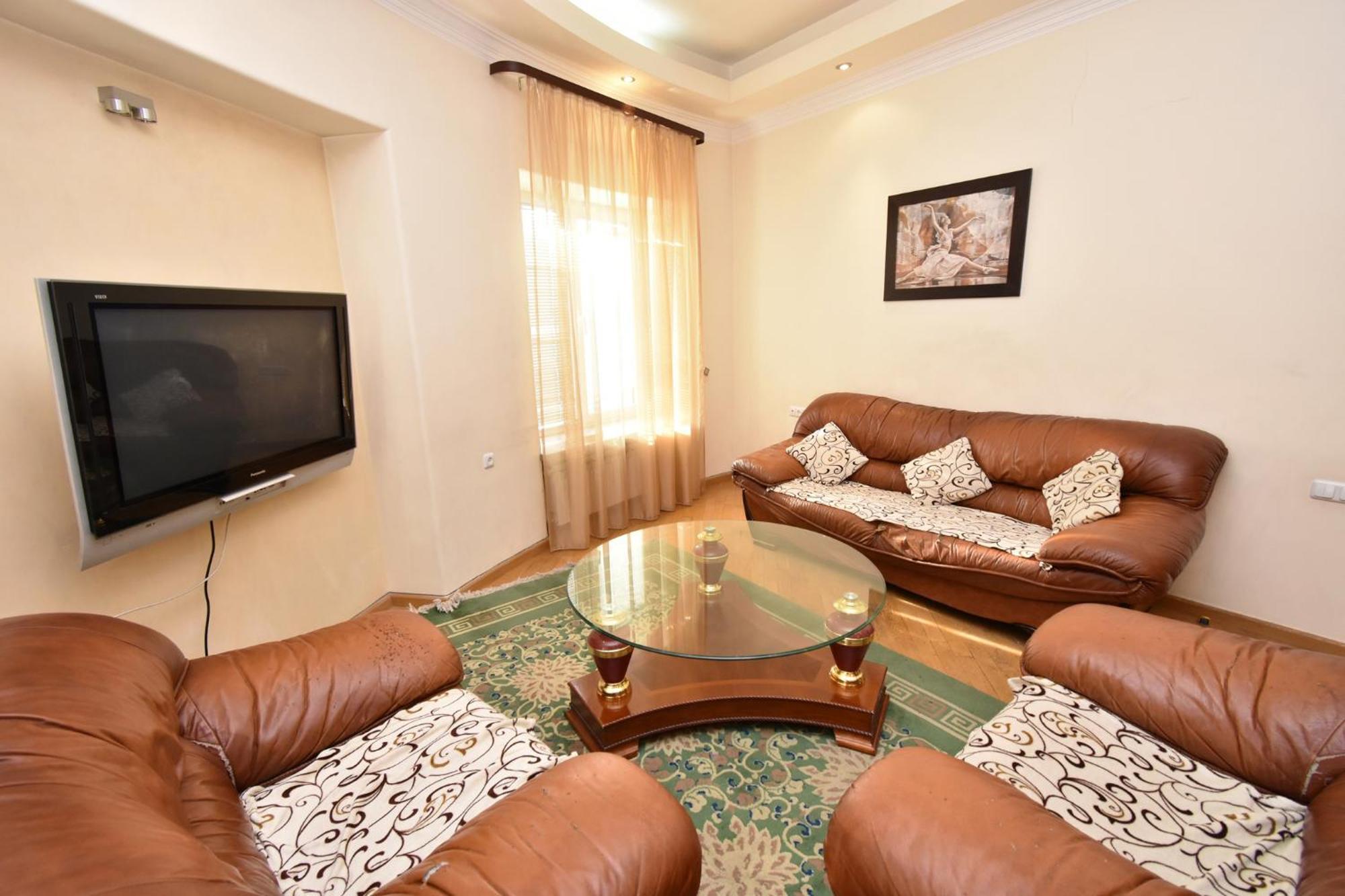 Amigo Guest Hostel Yerevan Exterior photo